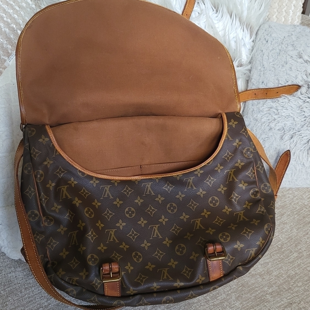 Louis Vuitton Monogram Saumur 43 Shoulder Bag..Authentic!! - Picture 14 of 16